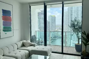 31 SE 5th St, Miami, FL 33131 - Photo 1