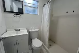 1053 NE 149th St, Miami, FL 33161 - Photo 4