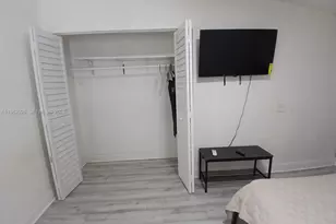 1053 NE 149th St, Miami, FL 33161 - Photo 8