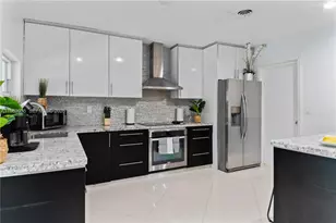 19440 NE 18th Pl, Miami, FL 33179 - Photo 4