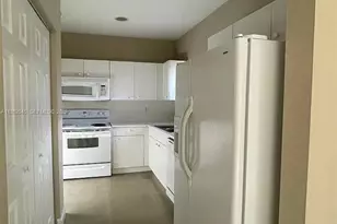 390 NE 35th Ave, Homestead, FL 33033 - Photo 4