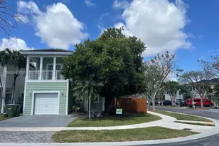 390 NE 35th Ave, Homestead, FL 33033 - Photo 1