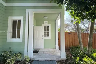 390 NE 35th Ave, Homestead, FL 33033 - Photo 2