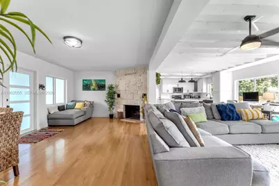 149 Fern Way, Miami Springs, FL 33166 - Photo 8