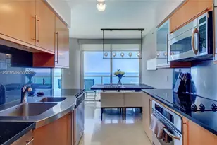 6365 Collins Ave, Miami Beach, FL 33141 - Photo 14