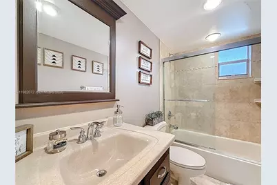 17000 NW 67th Ave #423, Hialeah, FL 33015 - Photo 22
