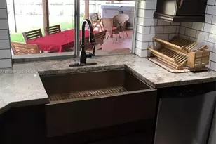 8421 SW 28th St, Davie, FL 33328 - Photo 8