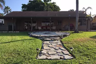 8421 SW 28th St, Davie, FL 33328 - Photo 4