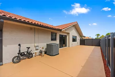 800 NW 133rd Ave, Miami, FL 33182 - Photo 10