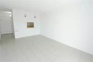 4550 NW 9th St, Miami, FL 33126 - Photo 2