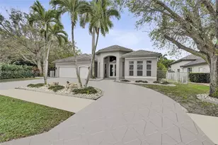 8006 N Savannah Cir, Davie, FL 33328 - Photo 4