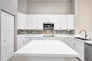 8006 N Savannah Cir, Davie, FL 33328 - Photo 22