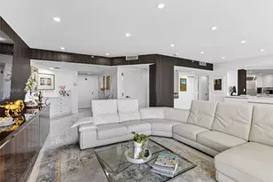 4000 Island Blvd, Aventura, FL 33160 - Photo 10