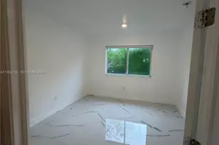 689 NW 6th St, Florida City, FL 33034 - Photo 10