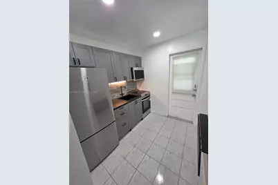 411 SE 3rd Ave #3, Hallandale Beach, FL 33009 - Photo 6