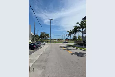 411 SE 3rd Ave #3, Hallandale Beach, FL 33009 - Photo 4