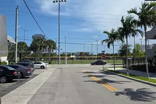 411 SE 3rd Ave, Hallandale Beach, FL 33009 - Photo 4