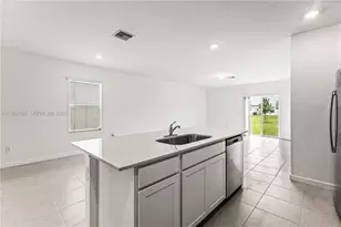 10722 Moon Rise Ln, Port Saint Lucie, FL 34987 - Photo 14