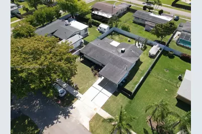 9460 Martinique Dr, Cutler Bay, FL 33189 - Photo 50
