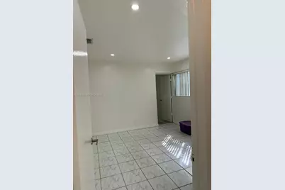 310 NE 58th St #B, Oakland Park, FL 33334 - Photo 6
