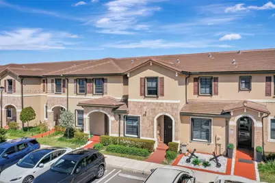 11295 W 34th Way, Hialeah Gardens, FL 33018 - Photo 1