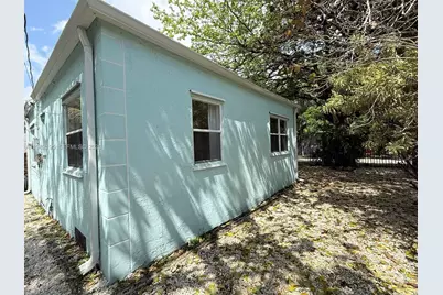 294 NE 57th St, Miami, FL 33137 - Photo 14