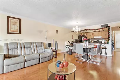 10304 Fairway Rd, Pembroke Pines, FL 33026 - Photo 20