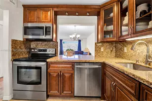 410 SE 2nd St, Hallandale Beach, FL 33009 - Photo 2