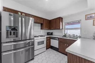 2023 SW 99th Ave, Miami, FL 33165 - Photo 8