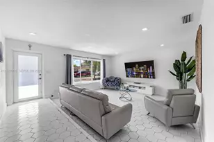 2023 SW 99th Ave, Miami, FL 33165 - Photo 4