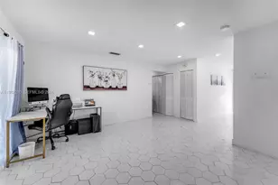 2023 SW 99th Ave, Miami, FL 33165 - Photo 10