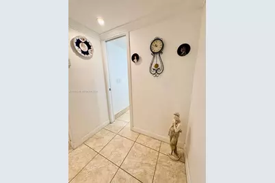 20500 W Country Club Dr #410, Aventura, FL 33180 - Photo 4