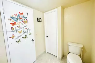 1301 NE Miami Gardens Dr, Miami, FL 33179 - Photo 18
