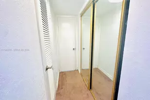 1301 NE Miami Gardens Dr, Miami, FL 33179 - Photo 14