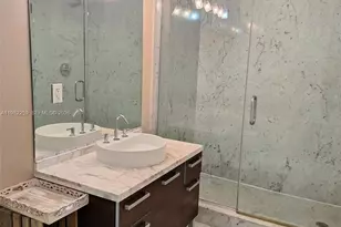 253 NE 2nd St, Miami, FL 33132 - Photo 12