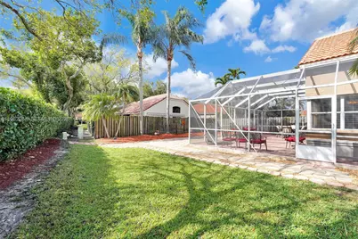 2632 Oak Park Cir, Davie, FL 33328 - Photo 14