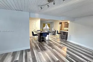 521 E Evanston Cir, Fort Lauderdale, FL 33312 - Photo 8