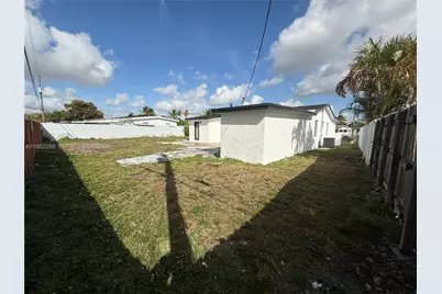 1014 W 66th St, Hialeah, FL 33012 - Photo 20