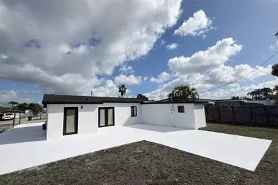 1014 W 66th St, Hialeah, FL 33012 - Photo 12