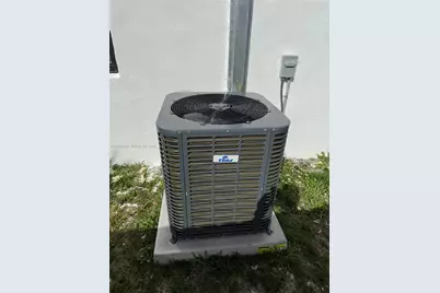 1014 W 66th St, Hialeah, FL 33012 - Photo 16