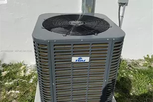 1014 W 66th St, Hialeah, FL 33012 - Photo 16