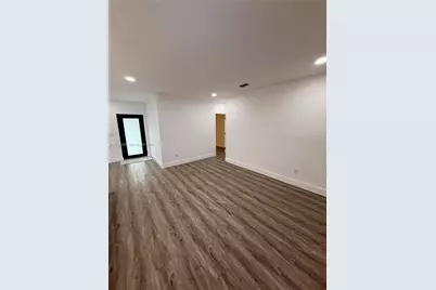 1014 W 66th St, Hialeah, FL 33012 - Photo 24