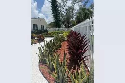 1300 NE 110th St #8, Miami, FL 33161 - Photo 24