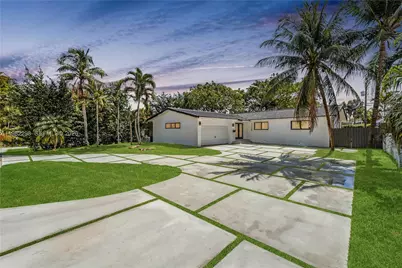 11660 Canal Dr, North Miami, FL 33181 - Photo 16