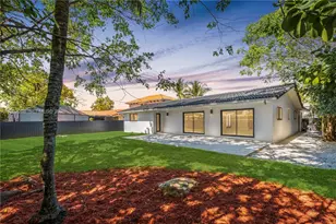 11660 Canal Dr, North Miami, FL 33181 - Photo 2