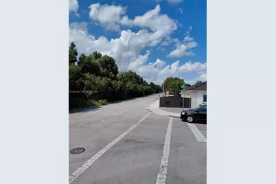168Xx 45th St, Miami, FL 33185 - Photo 2