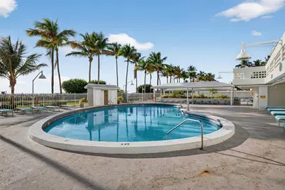 2899 Collins Ave #1223, Miami Beach, FL 33140 - Photo 18