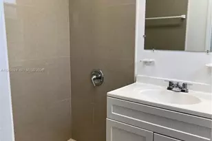 1400 NE 175th St, North Miami Beach, FL 33162 - Photo 10