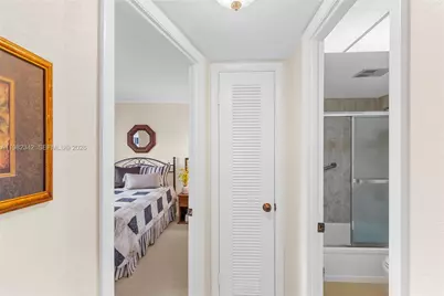 8950 Sunrise Lakes Blvd #309, Sunrise, FL 33322 - Photo 14