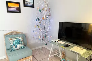 749 NW 43rd St, Oakland Park, FL 33309 - Photo 10